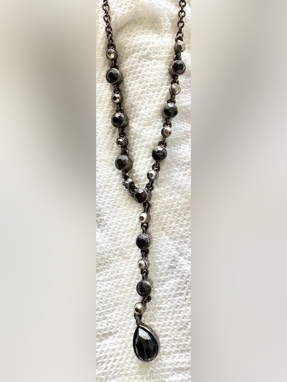VNTG 90s Gunmetal Lariat Necklace 18" Closed Bezel Jet Black & Hematite Stones